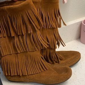 Minnetonka fringe boots